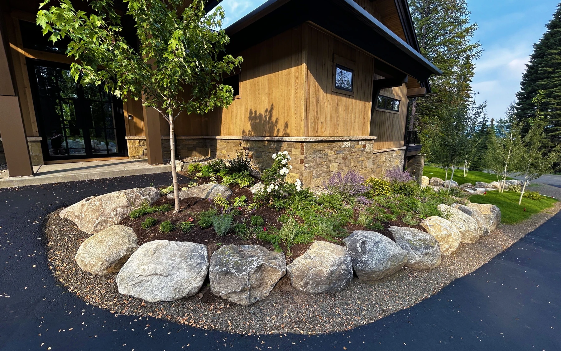 SlopeSide Escape: entry and driveway through the pines